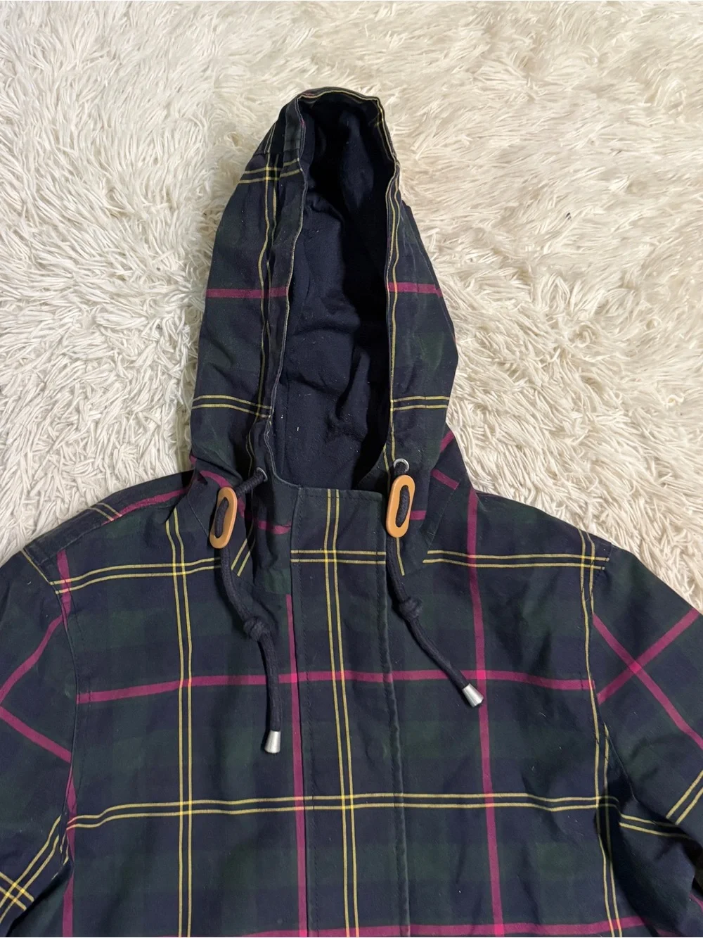 Women’s Size 12 Navy Plaid Joules Waterproof Rain Jacket. Good Condition.